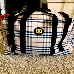 Vintage Burberry Duffle with Shoulder Strap in great condition